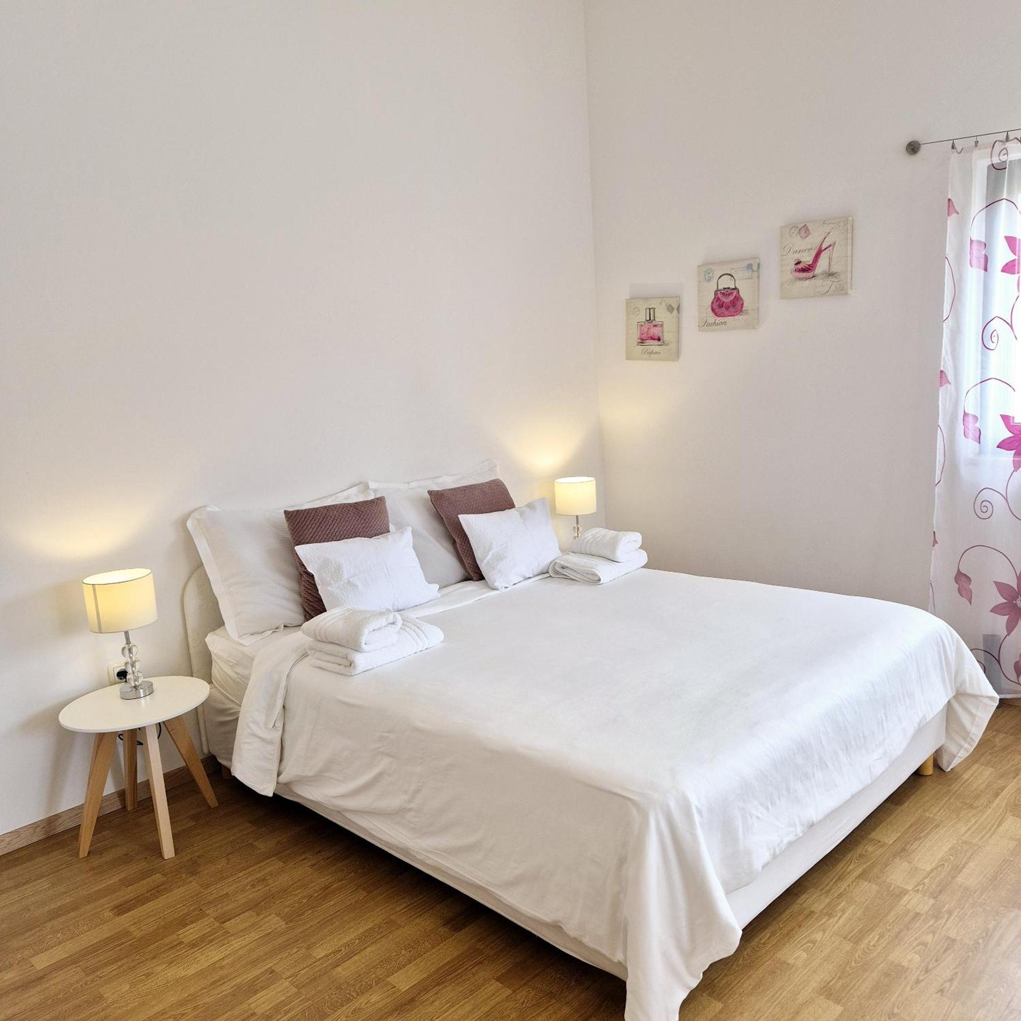Apartments Olivia Kaštela Eksteriør bilde