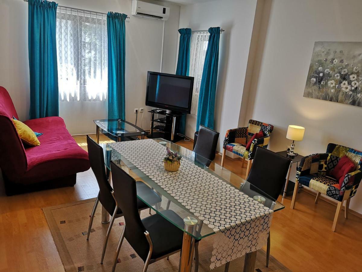 Apartments Olivia Kaštela Eksteriør bilde