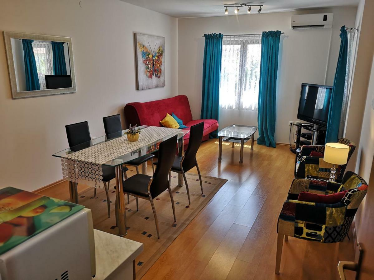 Apartments Olivia Kaštela Eksteriør bilde
