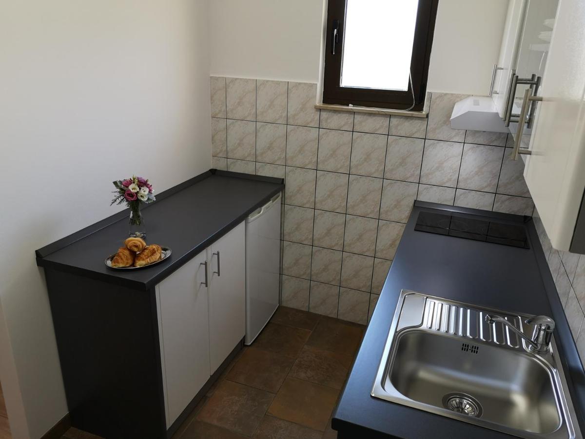 Apartments Olivia Kaštela Eksteriør bilde